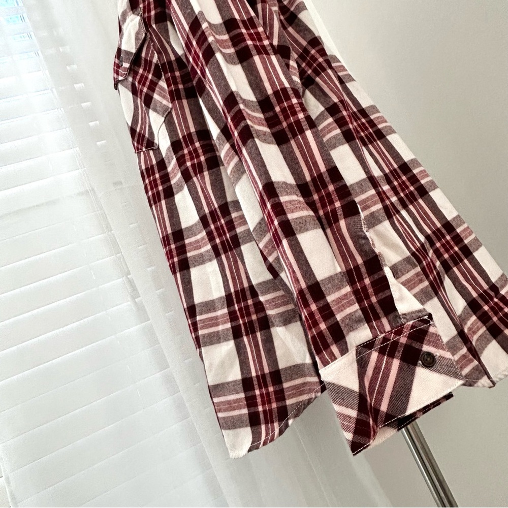 🌸NWT Sanctuary Boyfriend Maroon Plaid Button Down Shirt. Lightweight Flannel. M - Picture 8 of 15